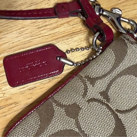 Coach Signature C Wristlet Brown Canvas Red Patent Leather Small Zip Pouch - Picture 3 of 8